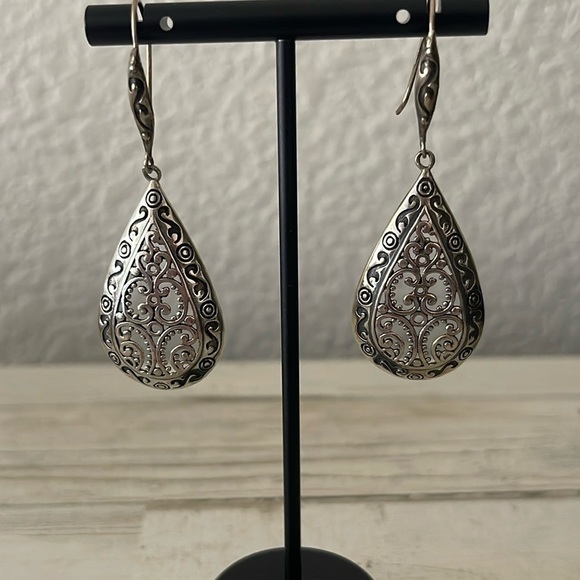 Beautiful Artisan Filigree Silver Dangle Earrings. - Picture 1 of 4